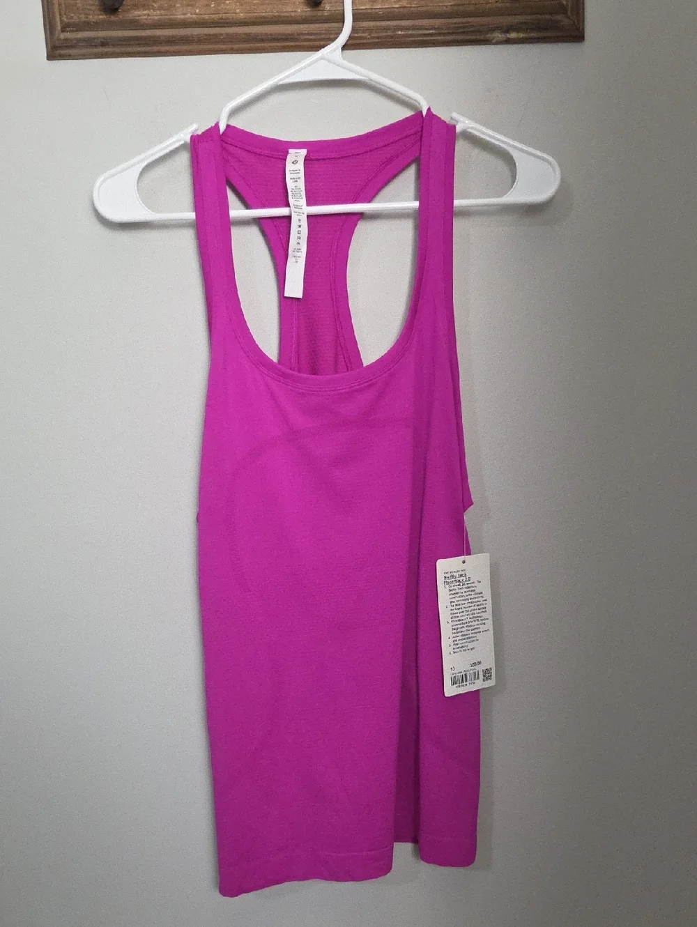 NWT Lululemon Swiftly Tech Racerback Tank Top Purple Highlight/Magenta Purple 10